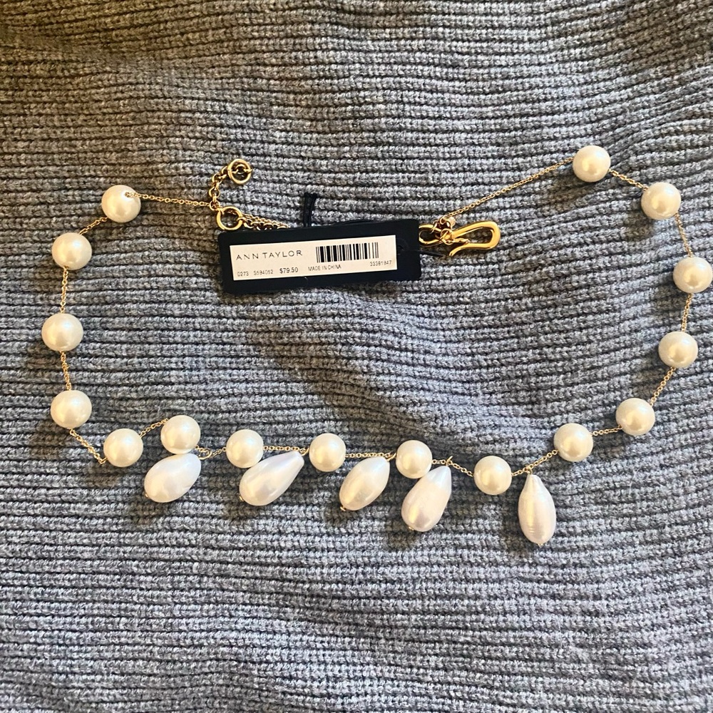 NEW Ann Taylor Faux Pearl and Gold Necklace